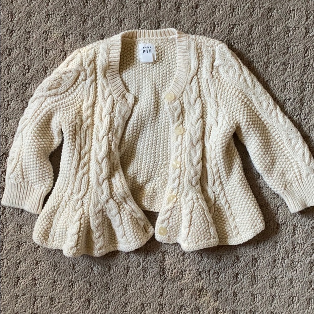 3-6 month baby gap sweater cream